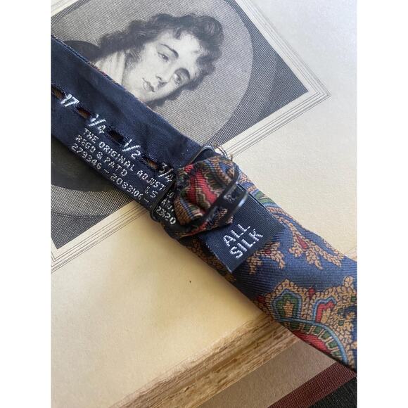 Silk bow tie with Paisley print - Picture 3 of 5